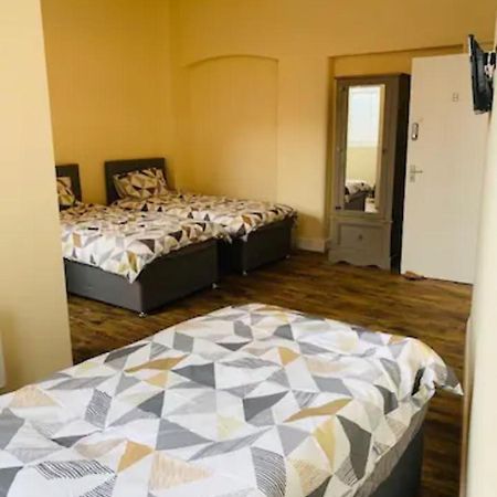 8 Fish Street, Budget City Centre Accomodation ลีดส์ ภายนอก รูปภาพ