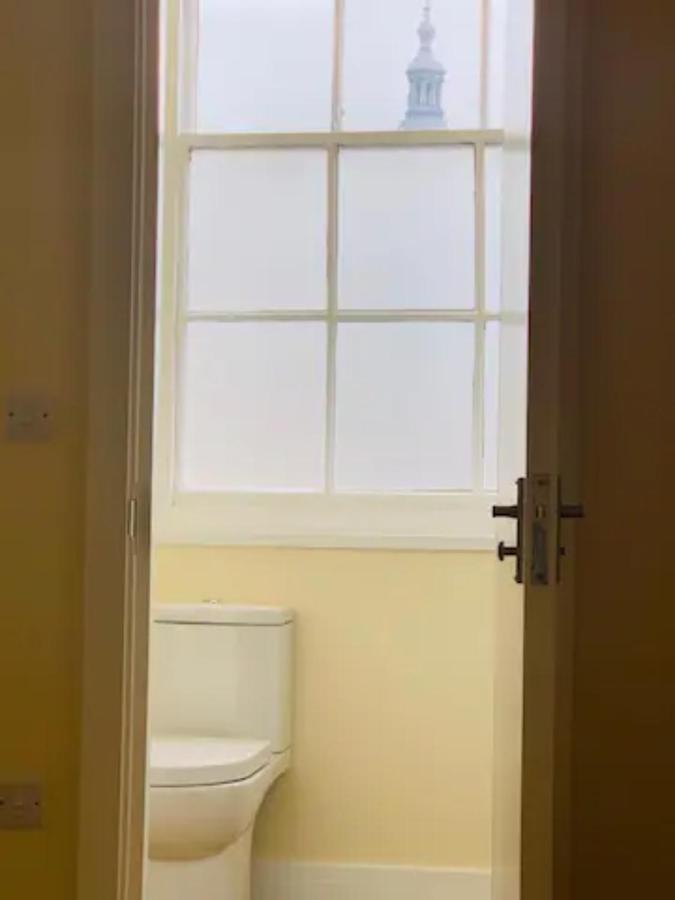8 Fish Street, Budget City Centre Accomodation ลีดส์ ภายนอก รูปภาพ
