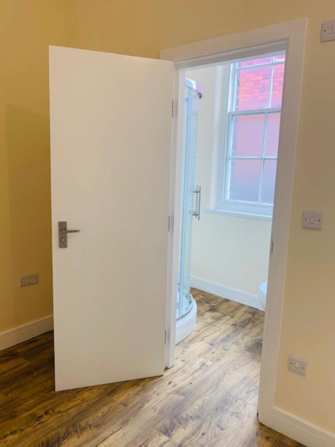 8 Fish Street, Budget City Centre Accomodation ลีดส์ ภายนอก รูปภาพ